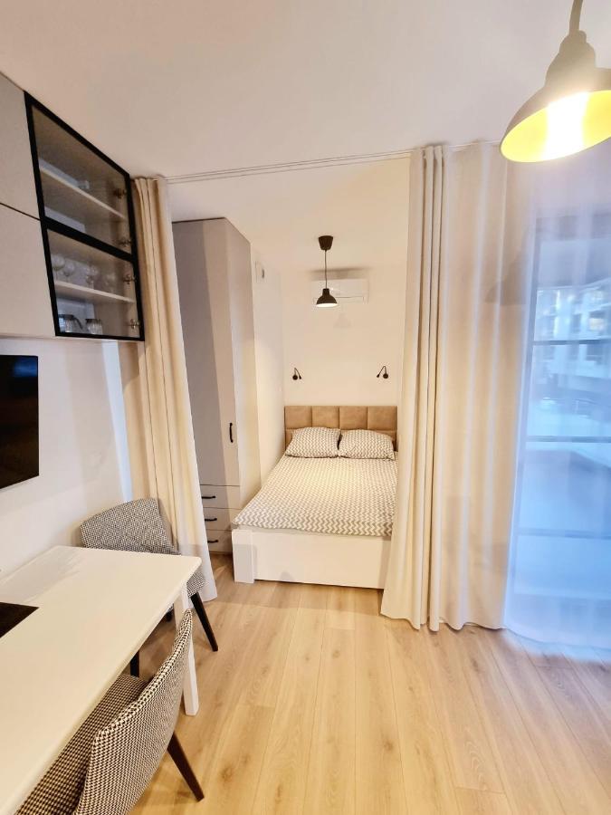 Doki Living Apartament 55 Gdansk Bagian luar foto