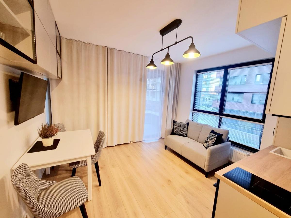 Doki Living Apartament 55 Gdansk Bagian luar foto