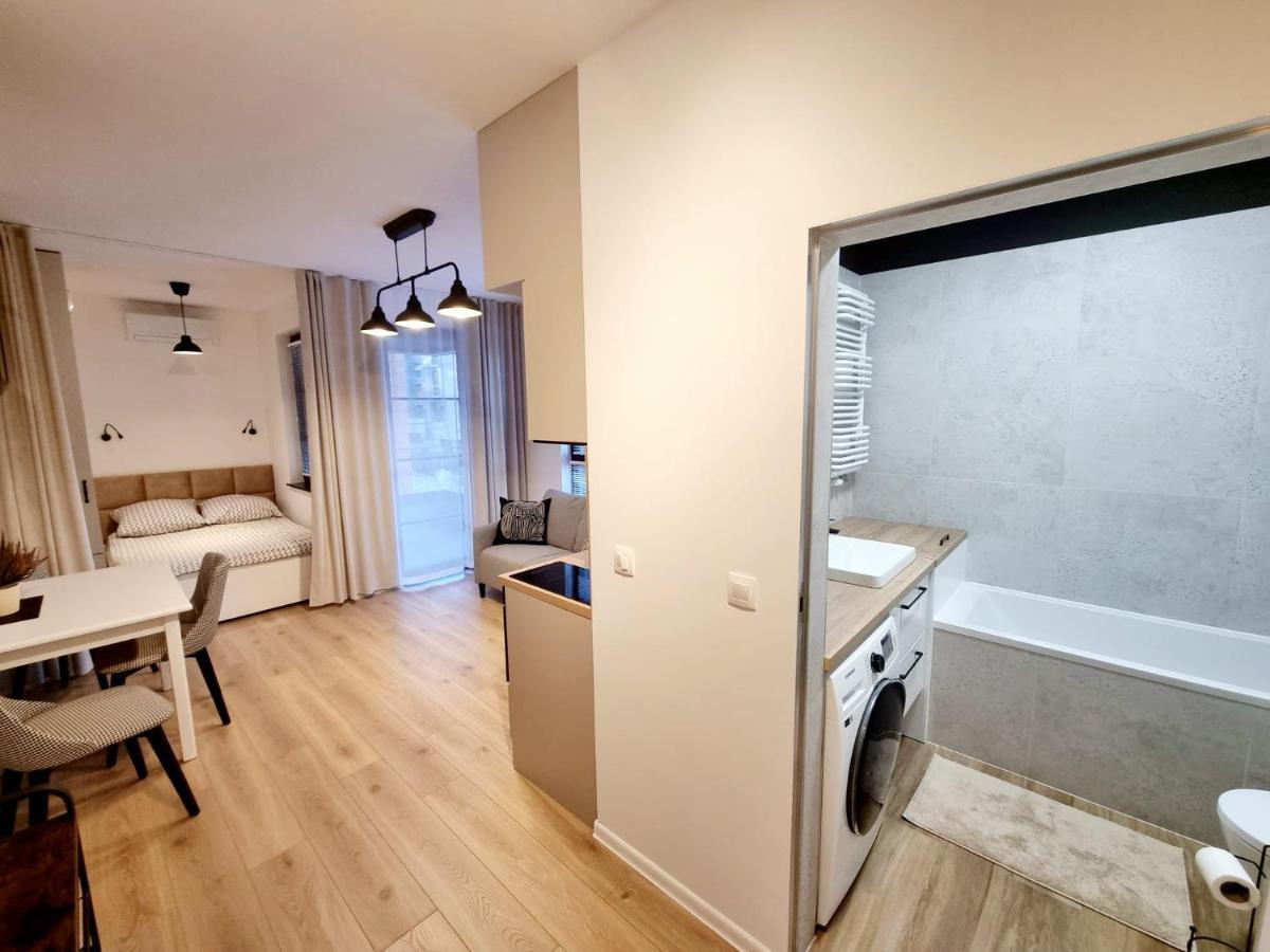 Doki Living Apartament 55 Gdansk Bagian luar foto
